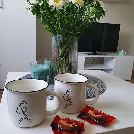 Home, Sweet Apartament